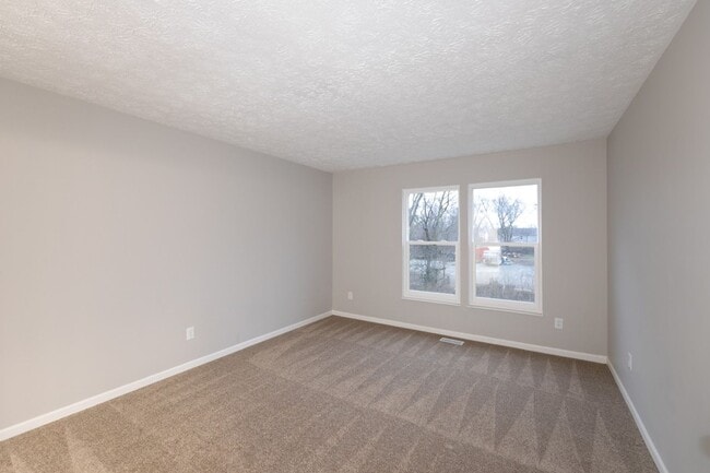Building Photo - 3 bed 2.5 bath 2 story 2 car attached gara...