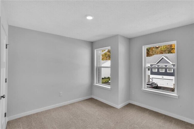 Building Photo - 126 Scotland Ln