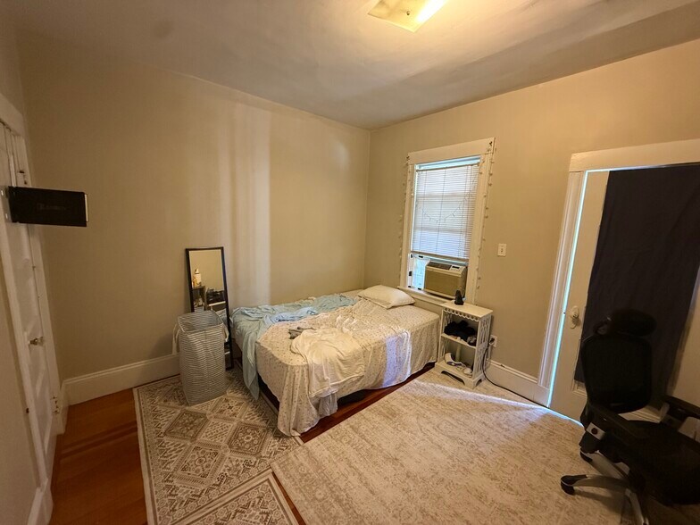 Building Photo - 348 Faneuil St