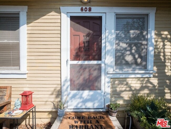 Building Photo - 608 7th Ave