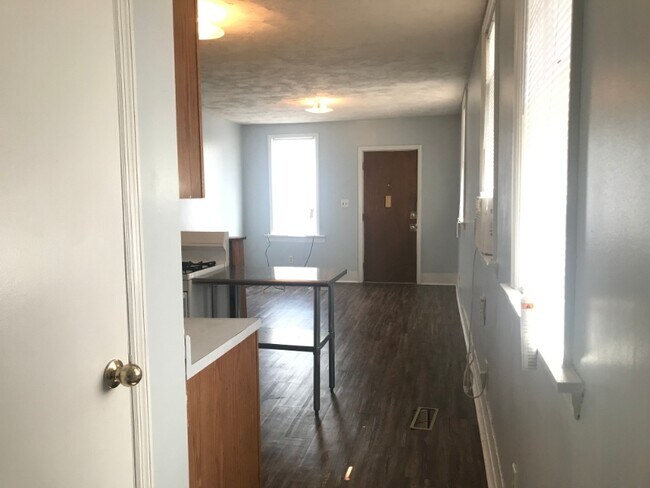 Building Photo - 1204 Park Wild Ave