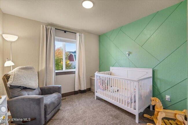 Building Photo - Beautiful home in Post Falls