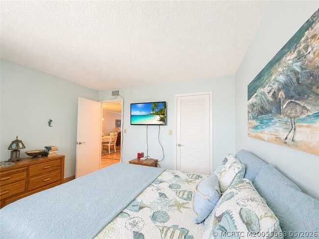 Building Photo - 7440 S Ocean Dr