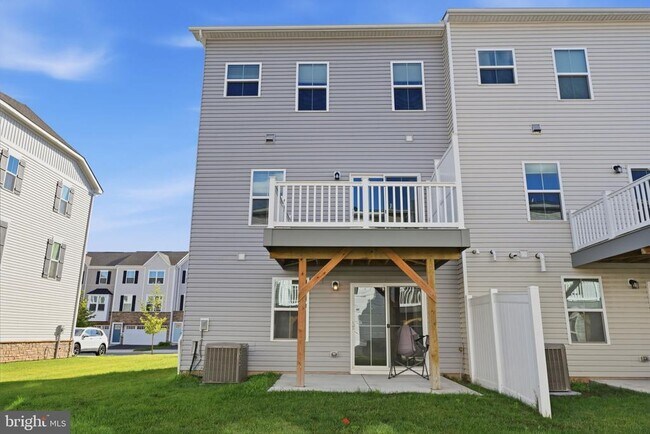 Building Photo - 30 Dolcie Ln