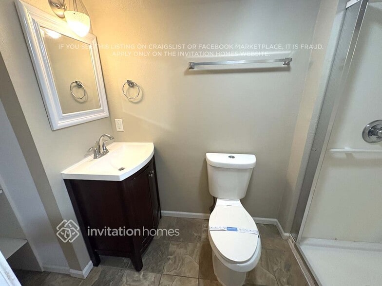 Building Photo - 1024 25th Ave SE