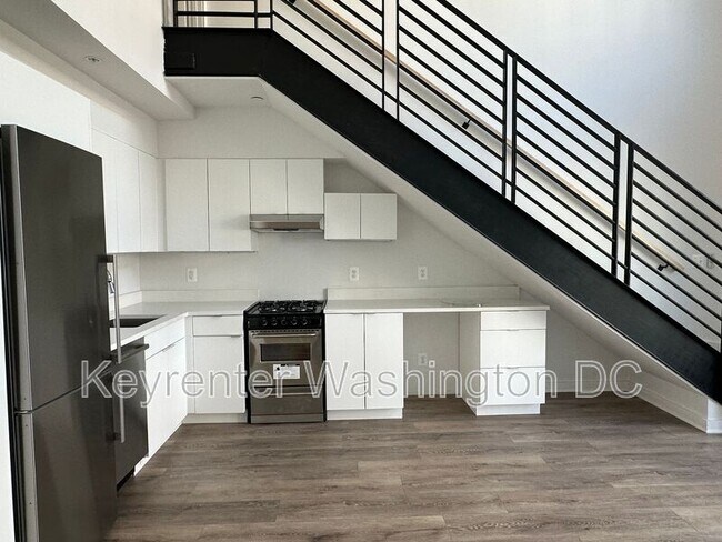 Building Photo - 1460 Belmont St NW