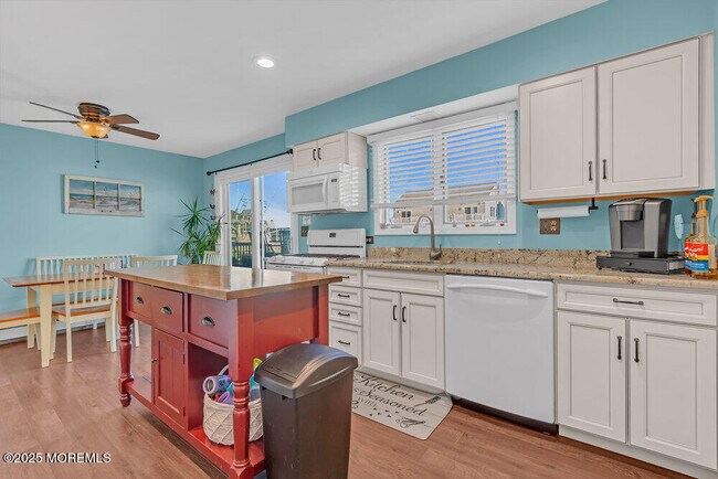 Building Photo - 826 Forepeak Dr