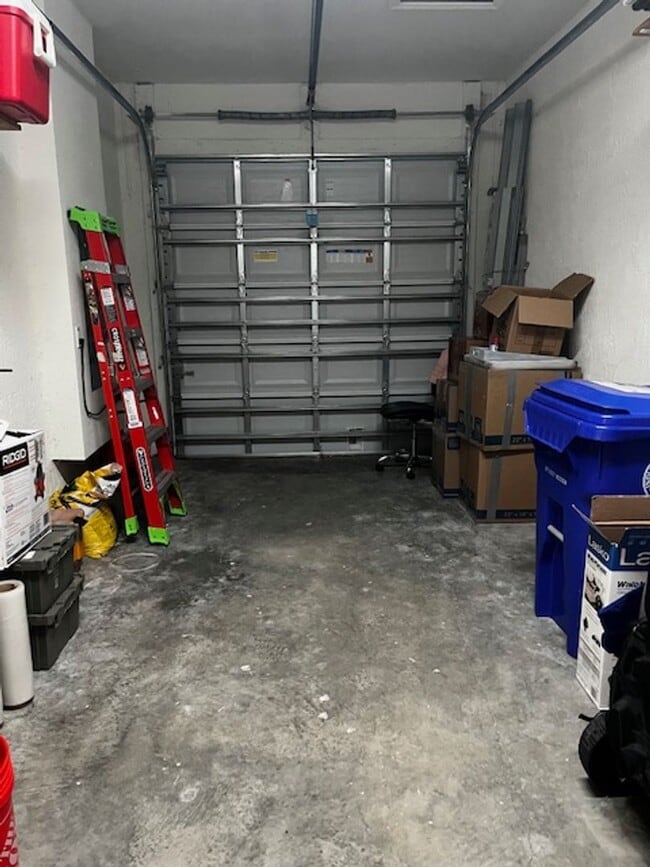 Building Photo - Move-in ready townhome in Verona Trace! This newer 3BR/3BA home!!!