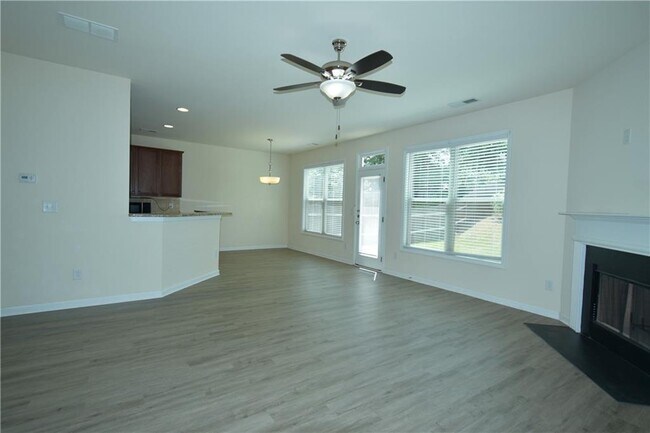 Building Photo - 3094 Tofte Dr