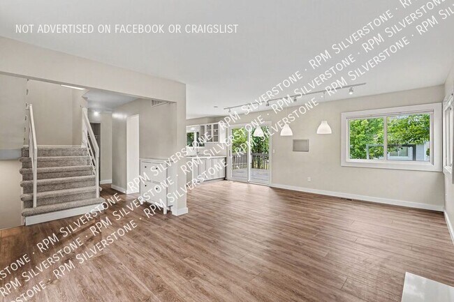 Building Photo - 452 Farmridge Ct