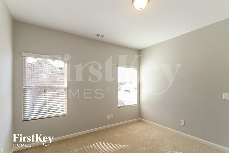 Building Photo - 111 Westridge Cir