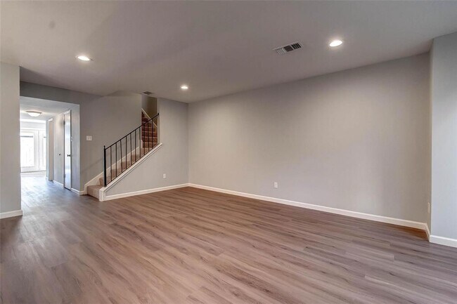 Building Photo - 13168 Trail Hollow Dr