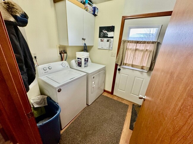 Building Photo - 50W 353 Old State Rd