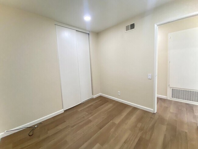 Building Photo - 3-bedroom home located in Union City! – wi...
