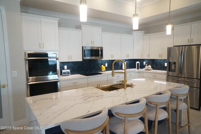 Building Photo - 787 Clearwater Ave