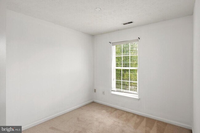 Building Photo - 9805 Redwing Dr