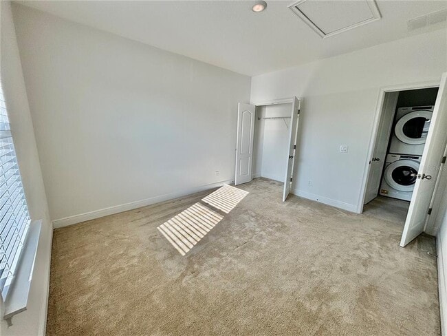 Building Photo - 13961 Myerson Ave