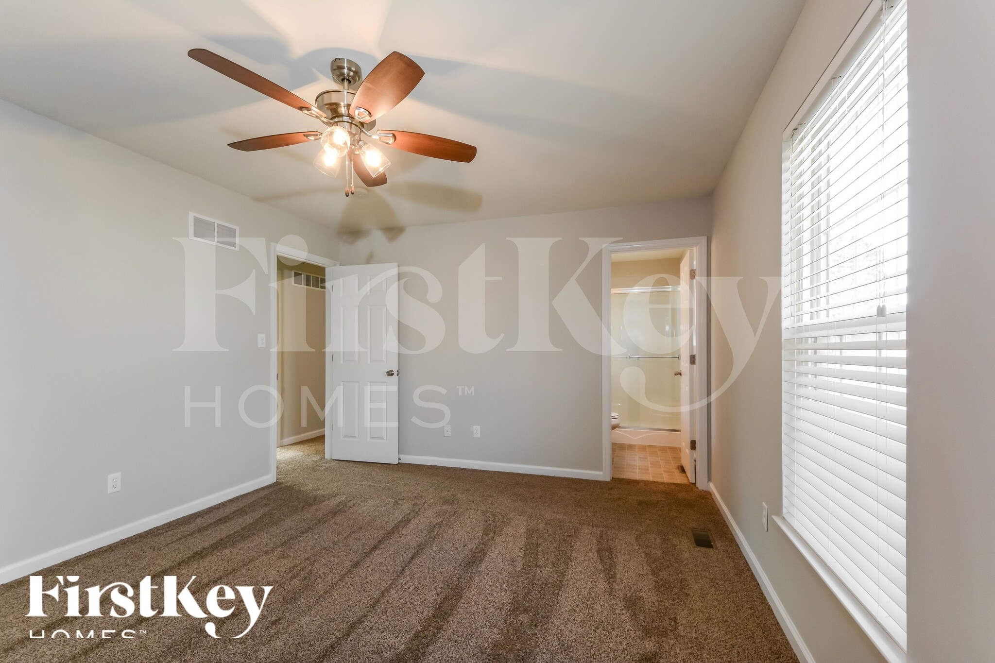 Building Photo - 1203 Del Haven Dr