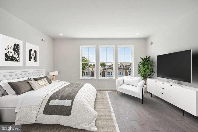 Building Photo - 5608 Florence Ave