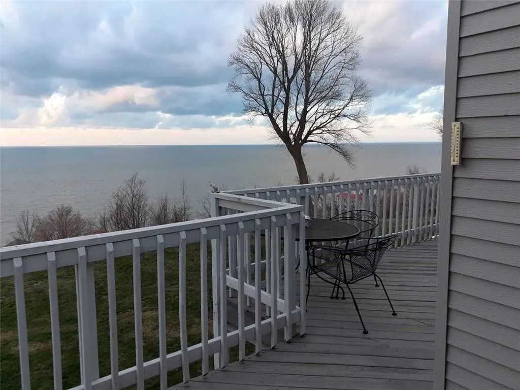 Building Photo - 3304 Baer Beach Rd