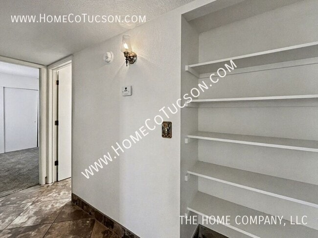 Building Photo - 927 W Rio-Altar