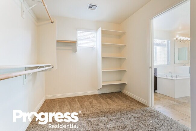 Building Photo - 5534 E Jaeger St