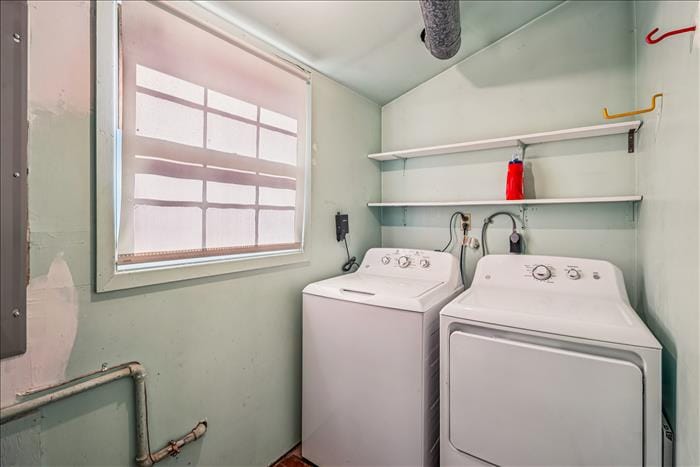 Building Photo - 2820 Belair Dr