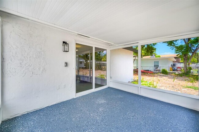 Building Photo - 208 Palmetto Rd W
