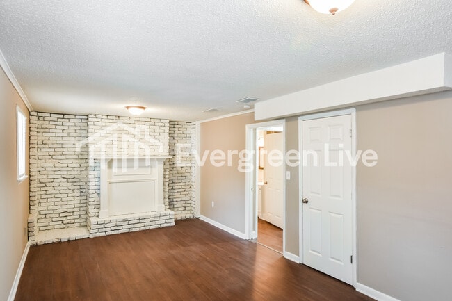 Building Photo - 4022 Sewall Dr SW