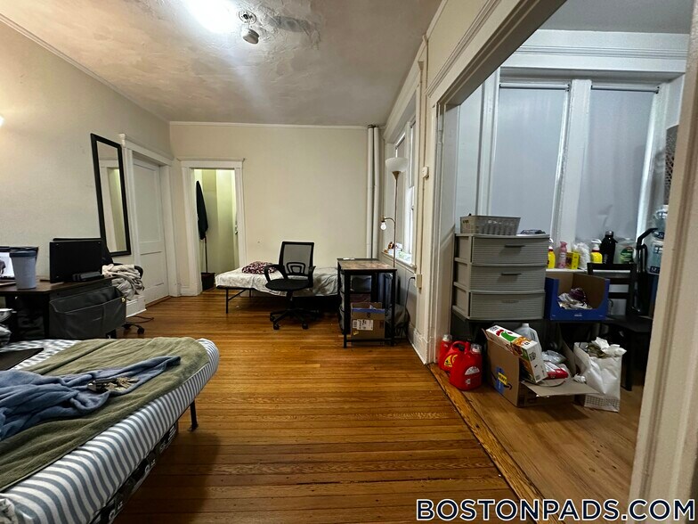 Building Photo - 1171 Boylston St