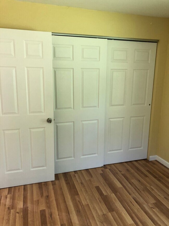 Building Photo - Great home in West Park off of Newberry Road.