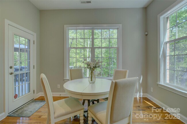 Building Photo - 9810 Daufuskie Dr