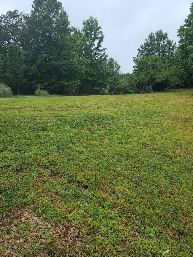 Building Photo - Large Home on Nearly an Acre! ACT NOW! ***RENT SPECIAL : 1/2 OFF FIRST MONTH OF RENT!!!