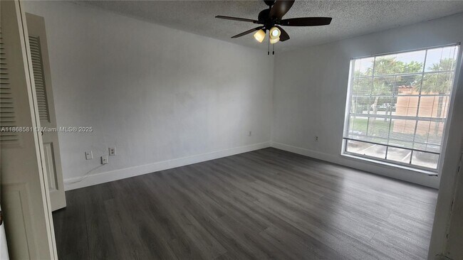 Building Photo - 7231 Miami Lakes Dr