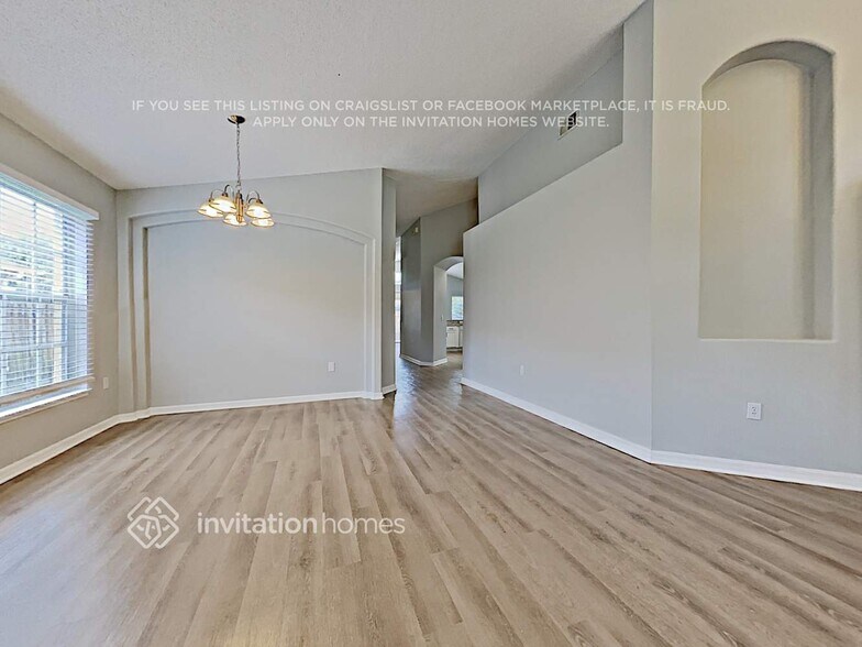 Building Photo - 13702 Hawkeye Dr