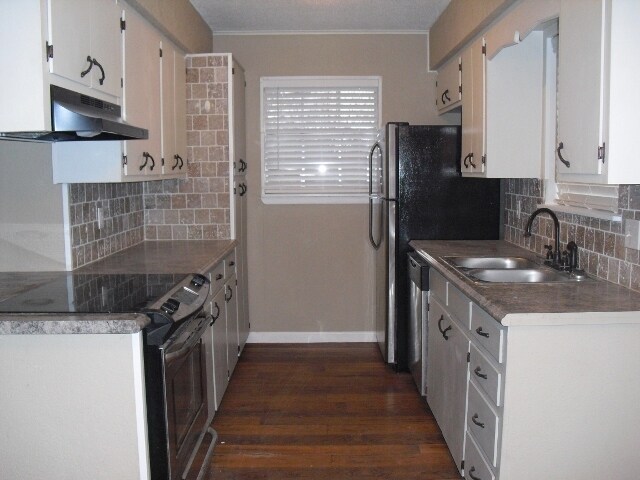 Efficient kitchen! - 4310 Idalou Dr