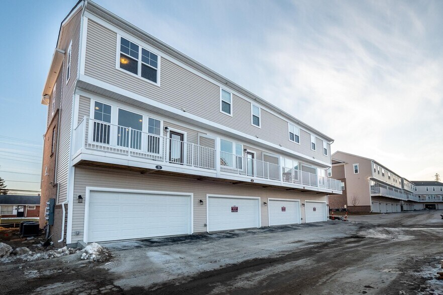Building Photo - 2500 Normandy Rd