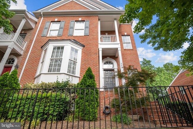 Building Photo - 508 S Fayette St