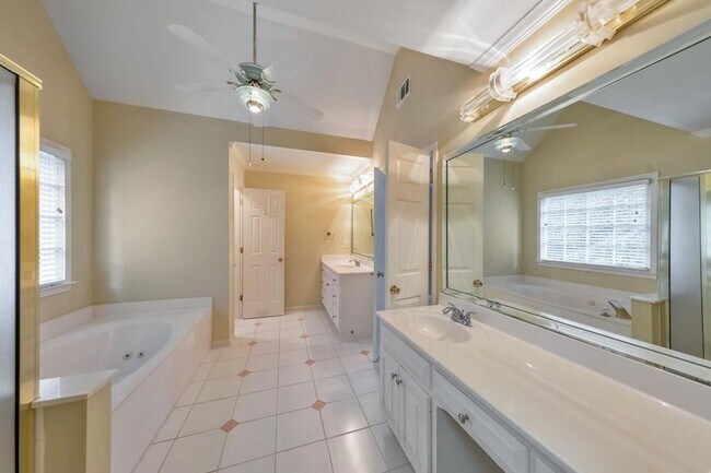 Building Photo - 5321 Edgerton Dr