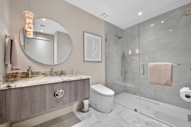 Building Photo - 3100 N Ocean Dr