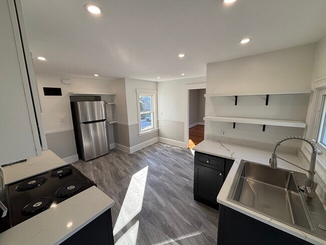 Building Photo - 240 Nahatan St