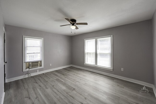 Building Photo - 909 Lane Ave