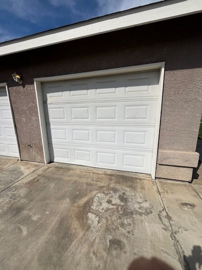 Building Photo - 3001 - 3007 S. Sallee Ct.