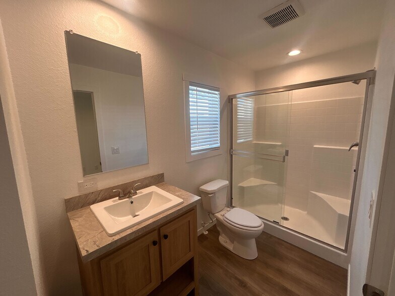 Building Photo - 2627 S Lamb Blvd