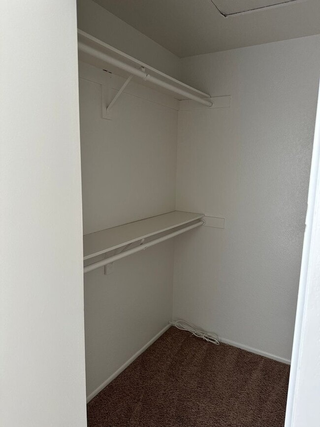 Building Photo - 3 BEDROOM SINGLE STORY