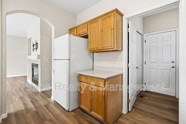 Building Photo - 5174 E 119th Way