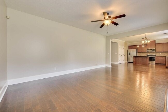 Building Photo - 127 Radcliff Dr
