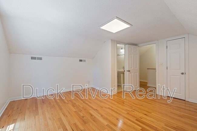 Building Photo - 210 Westover Dr