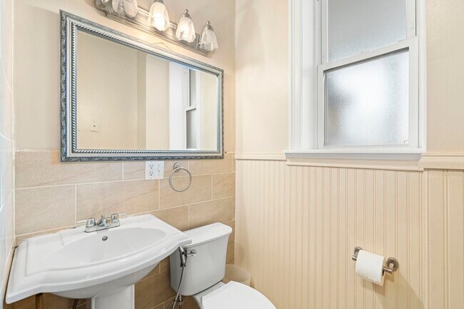 Building Photo - 282 Magnolia Ave