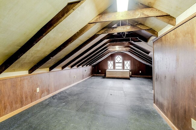 Building Photo - Beautiful Baldwin Park Craftsman home ready for move in!